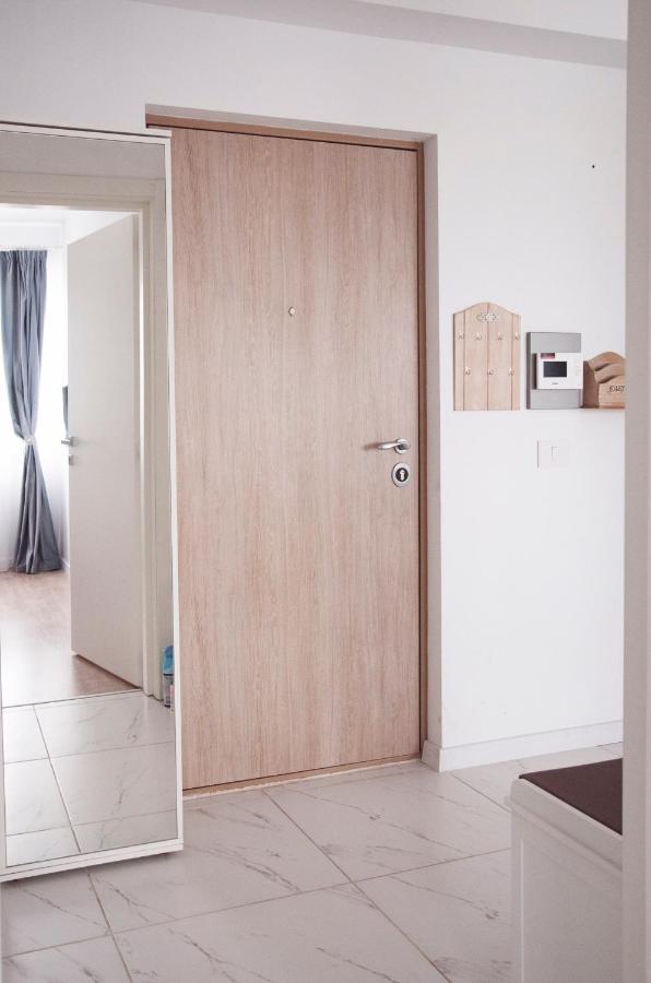 Elis Apartment By Oasis Homes Oradea Exterior foto
